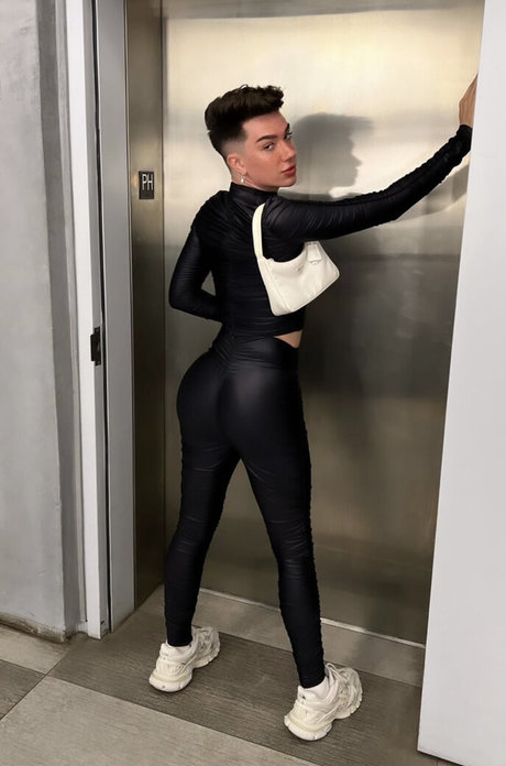 James Charles xxx nette foto