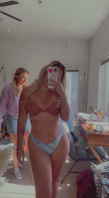 taylorsatomi top xxx bild