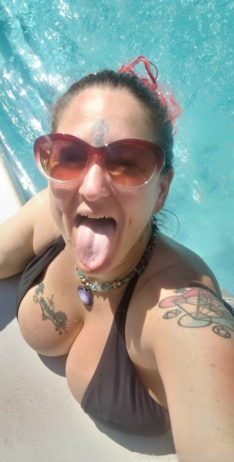 harmonydivine model erwachsene bilder