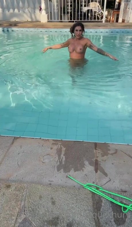 Jaque Khury hübsche nackt fotos