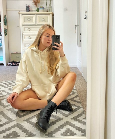 Lotten Sheppard nackt erwachsene archiv