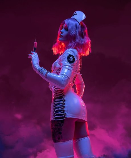 Di Simon nackt beste fotos