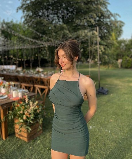 Ilayda Akdogan perfekte schöne galerie