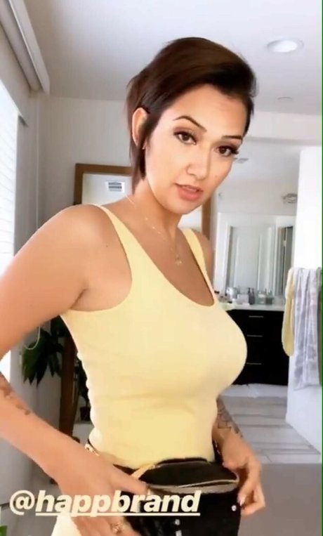 Geo Antoinette nackt top bild