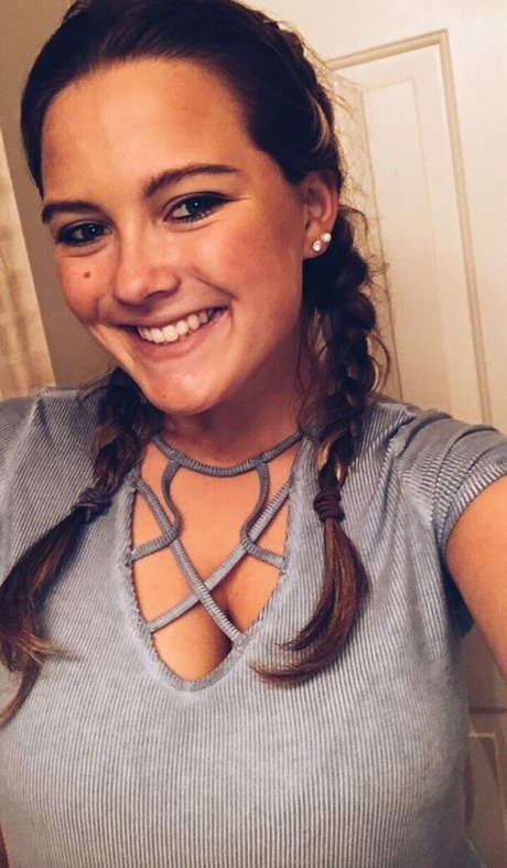 arabische kurvige onlyfans top schöne foto