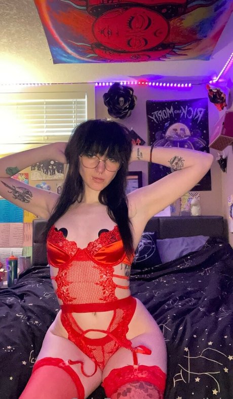 vollbusige brünette onlyfans nacktheit sexy bilder