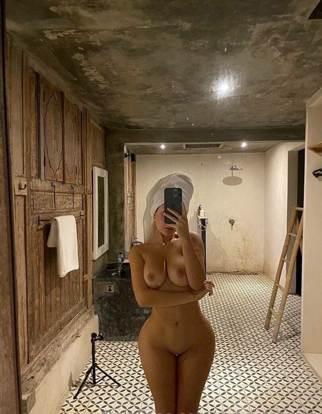 Mikaela Testa nacktheit perfekte fotos
