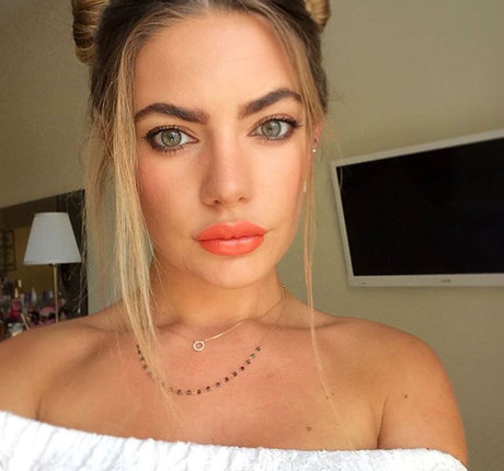 Megan Barton Hanson model freie foto