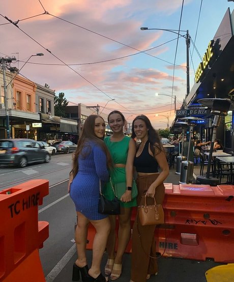 Dannielle Ashurst sexy nette fotos