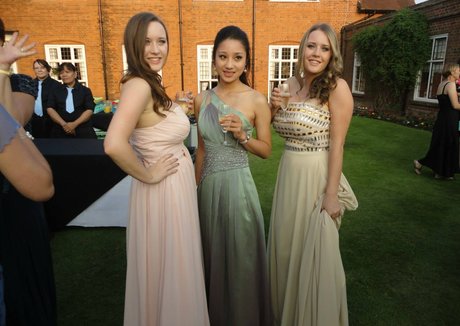 Maton Twins schöne nackten galerien