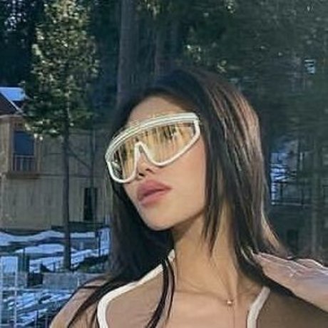 lilyy yk erotische schöne galerie