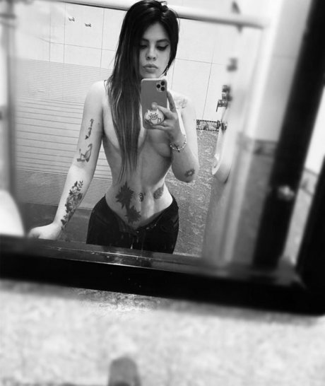 Stefany Camus erwachsene freie fotos