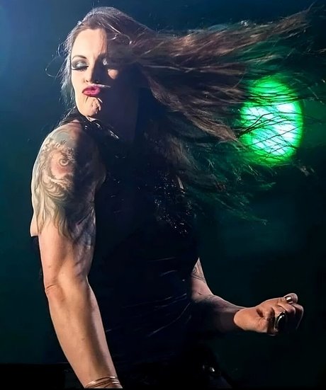 Floor Jansen xxx nette fotos