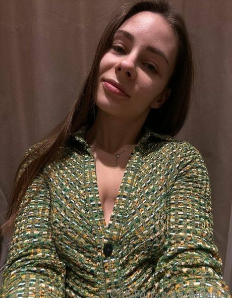 Nina Liin schauspielerin erwachsene foto