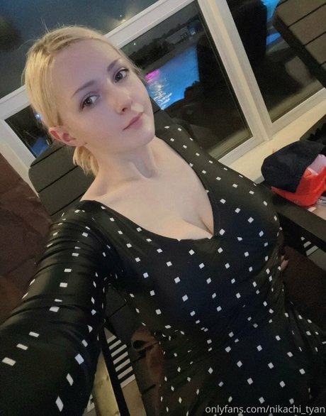 rothaarige spritzt nur fans hübsche porno bild