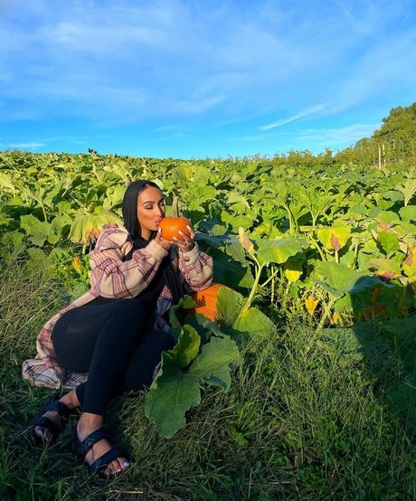 Omaima Benamre exklusive sex galerien