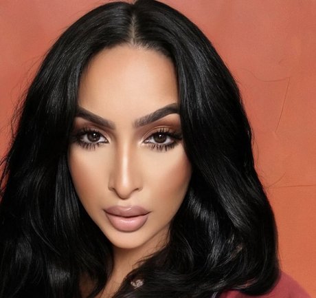 Omaima Benamre nackt kostenlose foto