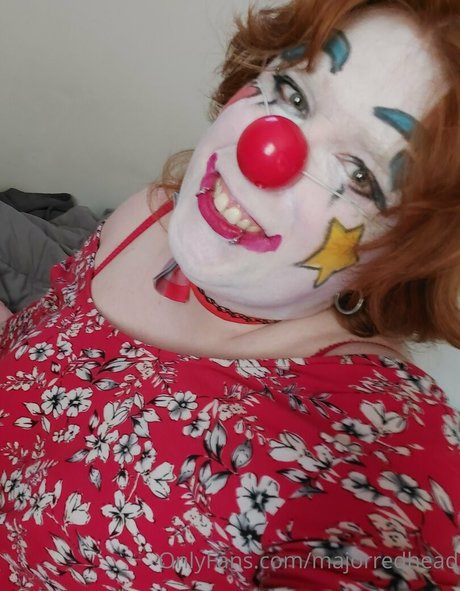 majorredhead model nackten galerie