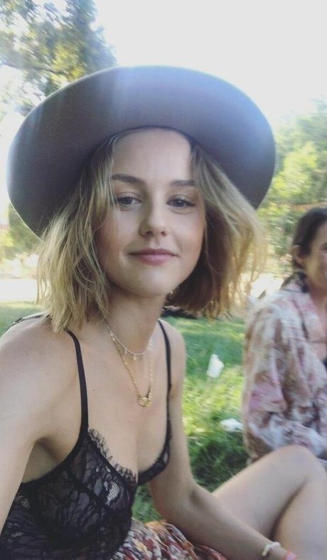 Isabelle Cornish top sexy foto