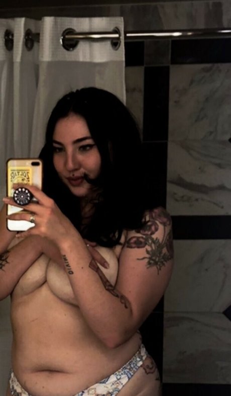 deathbydesign pornostar nackte foto