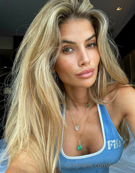 Laura Schultz nette foto