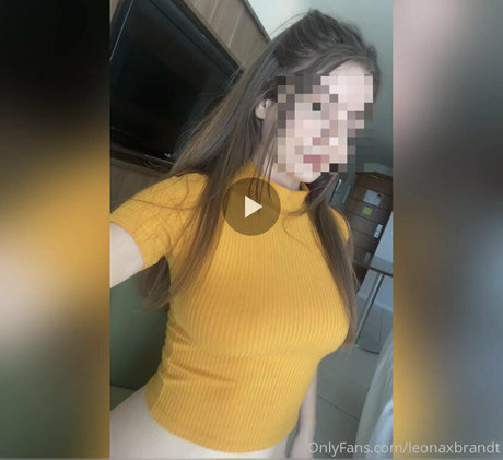 leonaxbrandt schauspielerin akt bild