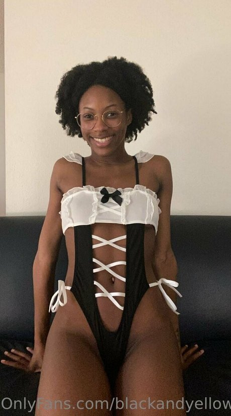 blackandyellownsfw nackt akt galerie