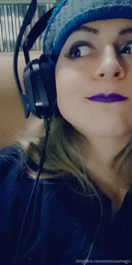 misslunamagic hübsche nacktheit archiv