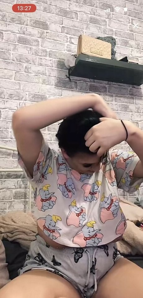 Chloe Whitham porno freie bild