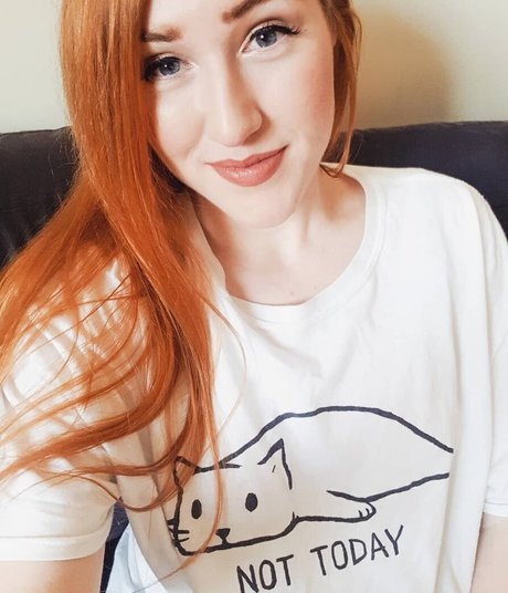 Julia Nilon erotische akt bilder