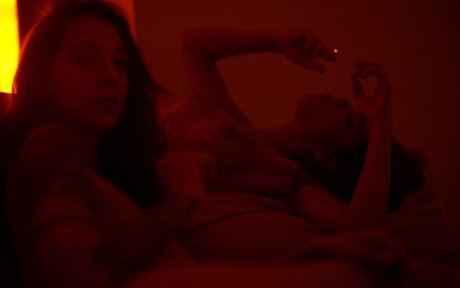 Didem Dinc erwachsene sexy galerie