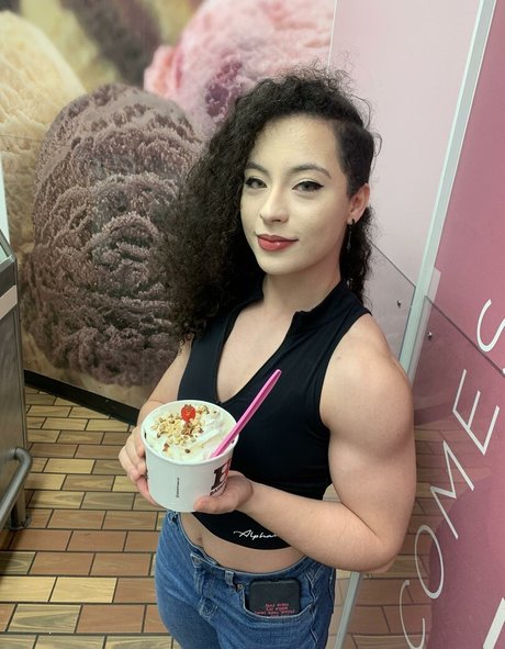 Curly Exotic schauspielerin sexy bilder