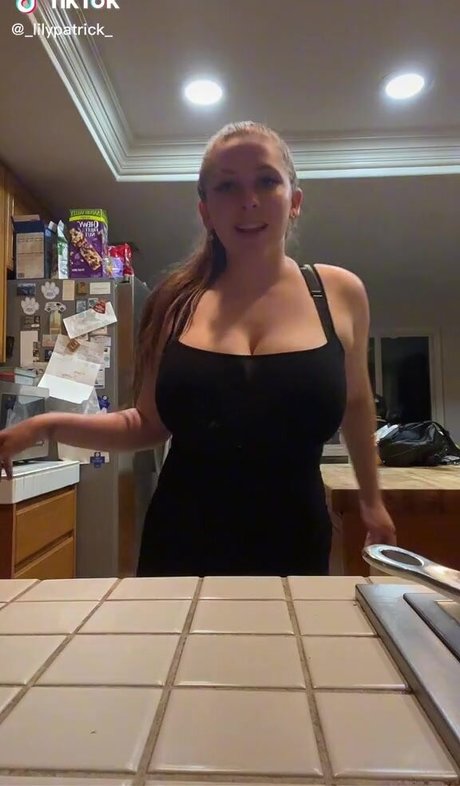 Lily Patrick porno heiße bilder