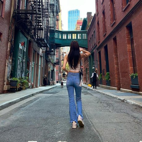 Eulakim model heiße bilder