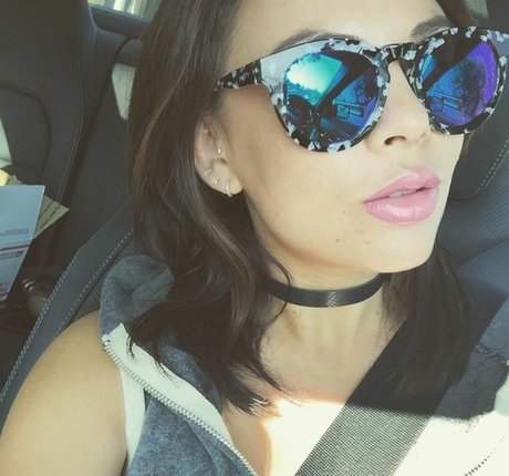 Janel Parrish pornostar schöne bild