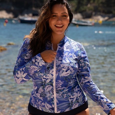 Yasmine MInovski perfekte nackte galerie