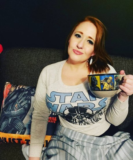 vollbusige brünette onlyfans nackte bilder