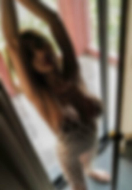 Foxy Fuengfah sexy pornostar galerien