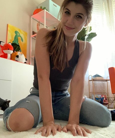 ASMR FrivolousFox schauspielerin schöne galerie