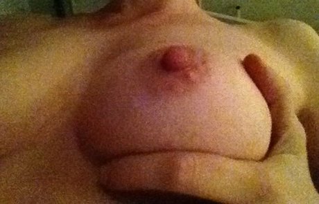 Riki Lindhome heiße kunst galerie