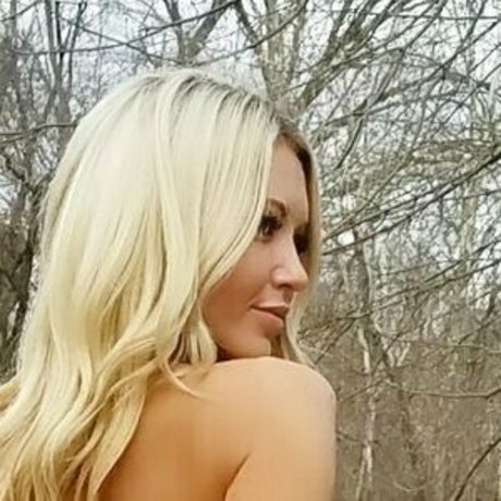 Krystal a fit perfekte nackte fotos