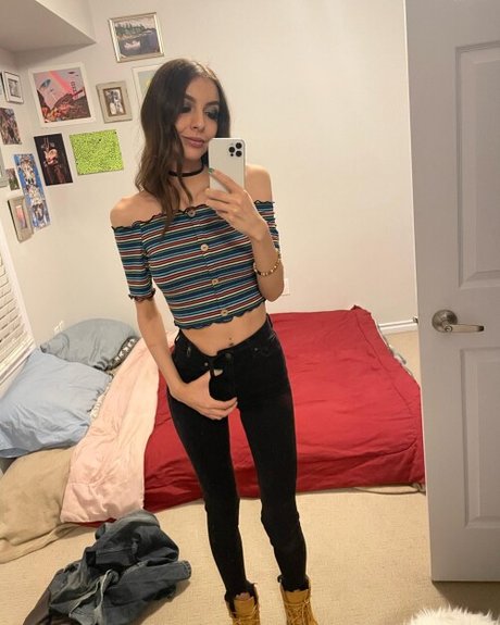 ChloeNight nackt pornografische galerie