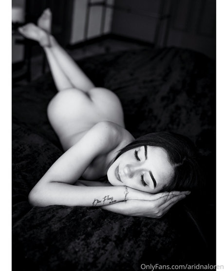 Ariadna Lorenzana porno kunst galerie