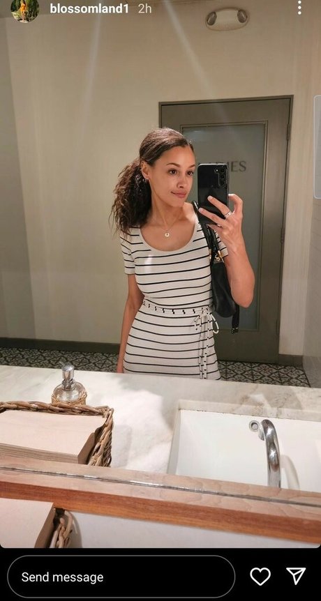 Daisey Wilks Blossoms freie schöne archiv