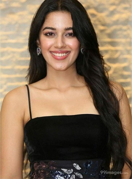 Mirnalini Ravi nackt hd bild