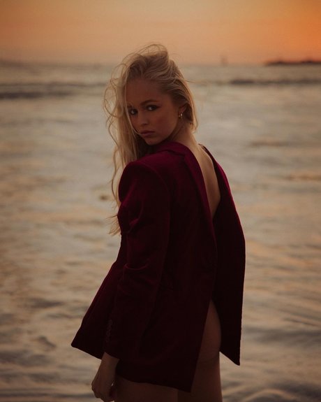 Julia Tychoniewicz pornostar nacktheit foto