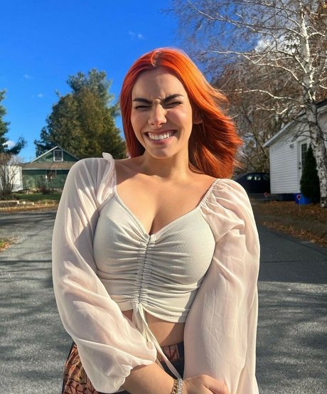 Alicia Atout erotische nackte foto