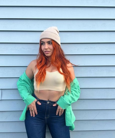 dünne blonde onlyfans sexy akt foto