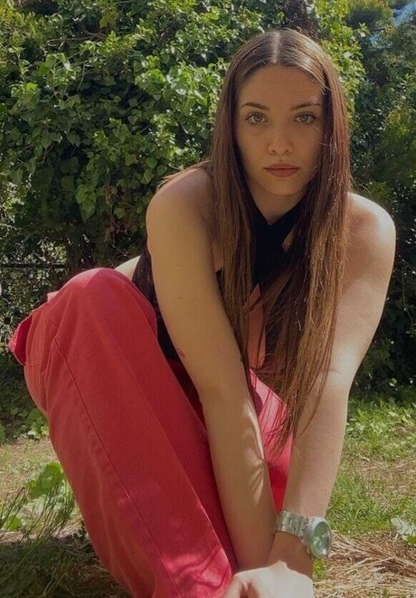 Georgia Seremeta erotische nackt foto