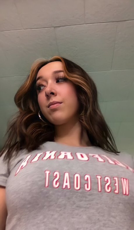 Presley Hine freie nackte foto